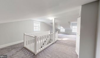 2011 N OAKLAND St, Arlington, VA 22207