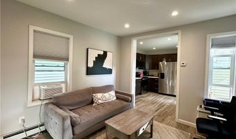 29 Ann St 3, Newport, RI 02840