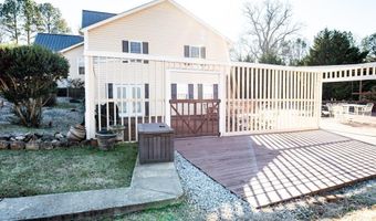 521 N Calhoun Shores Pkwy, Calhoun Falls, SC 29628