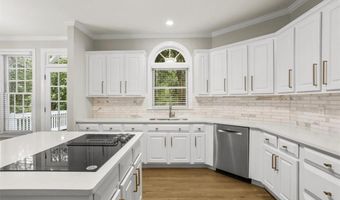 3425 Kingsland Cir, Berkeley Lake, GA 30096