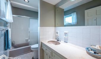 305 E 21St St, Atlantic, IA 50022