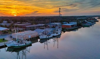 30 Ave G, Apalachicola, FL 32320