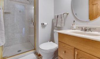 914 Scott St, Algonquin, IL 60102