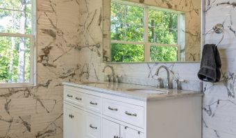 372 Foxboro Dr, Avon, IN 46123