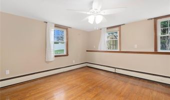 9 Valley Dr, Bristol, RI 02809