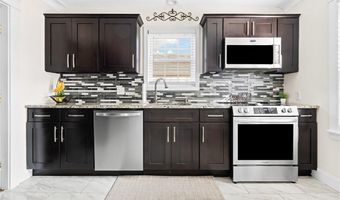 190 Auburn St, Cranston, RI 02910