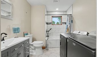 2416 Maplewood Dr, Asbury, IA 52002