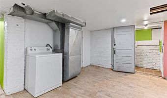 5839 McMillan St, Allen Park, MI 48209