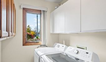 2409 E Greshan Ct, Arlington Heights, IL 60004