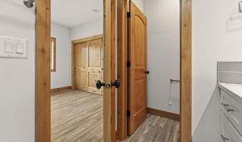 10 Bellflower Ct, Blanchard, ID 83804