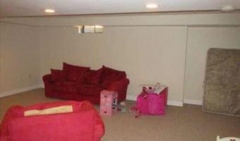 99 Cambridge Rd, Bedford, NH 03110