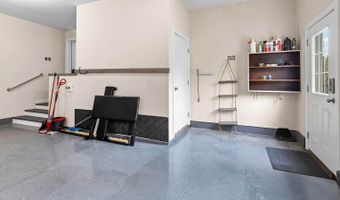 183 Skyline Rd, Bangor, ME 04401