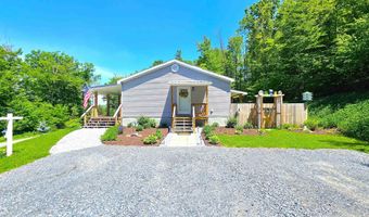 38 Oak Ridge Ln, Bennington, VT 05201