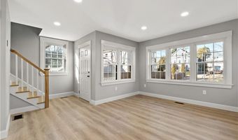 88 Burton St, Bristol, RI 02809