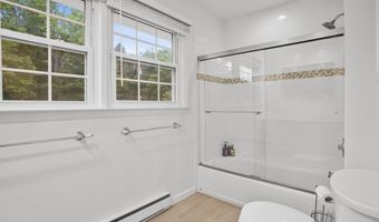 27 E Gate Rd, Danbury, CT 06811