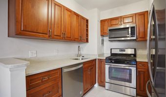 8 S VAN DORN St 103, Alexandria, VA 22304