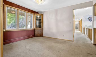 521 W SENECA Dr, Appleton, WI 54911