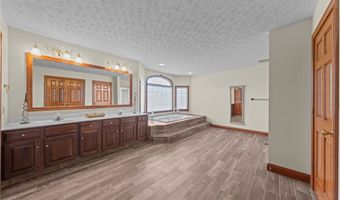 275 Camden Ln, Aurora, OH 44202