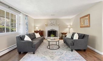 3 Hickory Ln, Andover, MA 01810