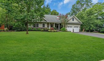 10 Greenwood Pl, Middletown, NJ 07748