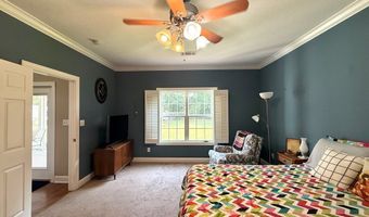 827 Plantation Dr, Adel, GA 31620