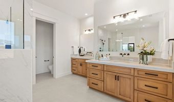 5120 Creek Oak Dr, Fallbrook, CA 92028