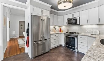 70 S Meadowcroft Dr, Akron, OH 44313