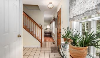 32 Country Way, Bethel, CT 06801