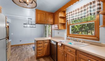 500 W SUNSET Ave, Appleton, WI 54911
