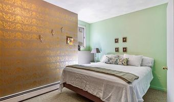 93 Church St, Barrington, RI 02806
