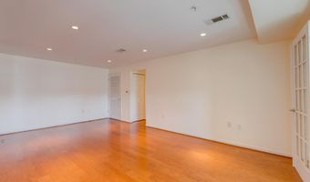 4061 FOUR MILE RUN Dr 202, Arlington, VA 22204