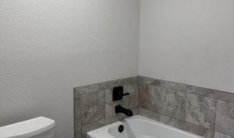 204 N La Cuesta Rd, Artesia, NM 88210