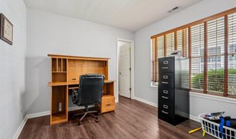 933 Amesbury Ct, Indianapolis, IN 46217