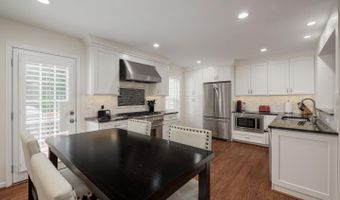 5209 DUNSTABLE Ln, Alexandria, VA 22315