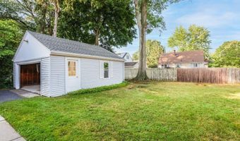 29 Edward Ave, East Providence, RI 02916