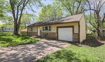 409 SW 18th St, Blue Springs, MO 64015
