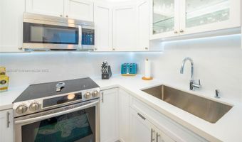 3675 N Country Club Dr 1006, Aventura, FL 33180