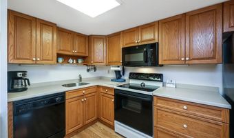 86 Windward Ln, Bristol, RI 02809