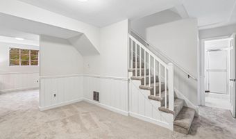 5601 KIRKWOOD Dr, Bethesda, MD 20816