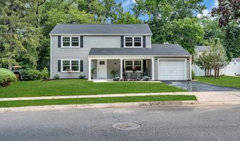 8 Imperia Pl, Aberdeen, NJ 07747