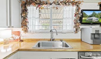 55056 Rabun Rd, Bay Minette, AL 36507