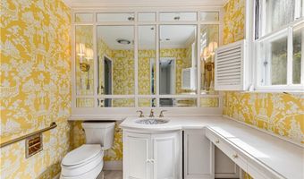 28 S Hill Dr, Cranston, RI 02920