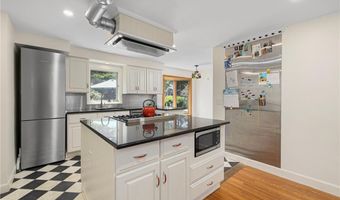 34 Terrace Dr, East Greenwich, RI 02818