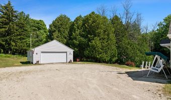 142 County Rd S, Algoma, WI 54201