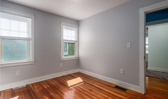 467 Maple Avenue Ave, Barrington, RI 02806