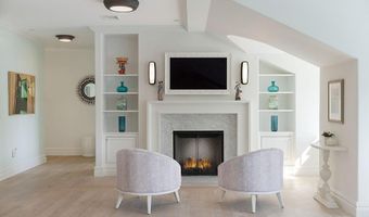 78 Rhode Island Ave 8, Newport, RI 02840