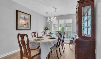 7 Alton Ct, Toms River, NJ 08757