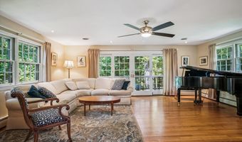 3818 N RIDGEVIEW Rd, Arlington, VA 22207