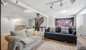 17 Wolfpits Rd, Bethel, CT 06801