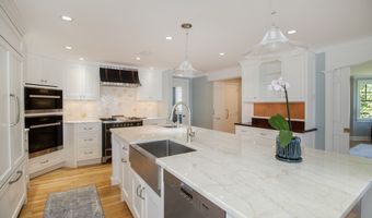 60 Island View Ave, Branford, CT 06405